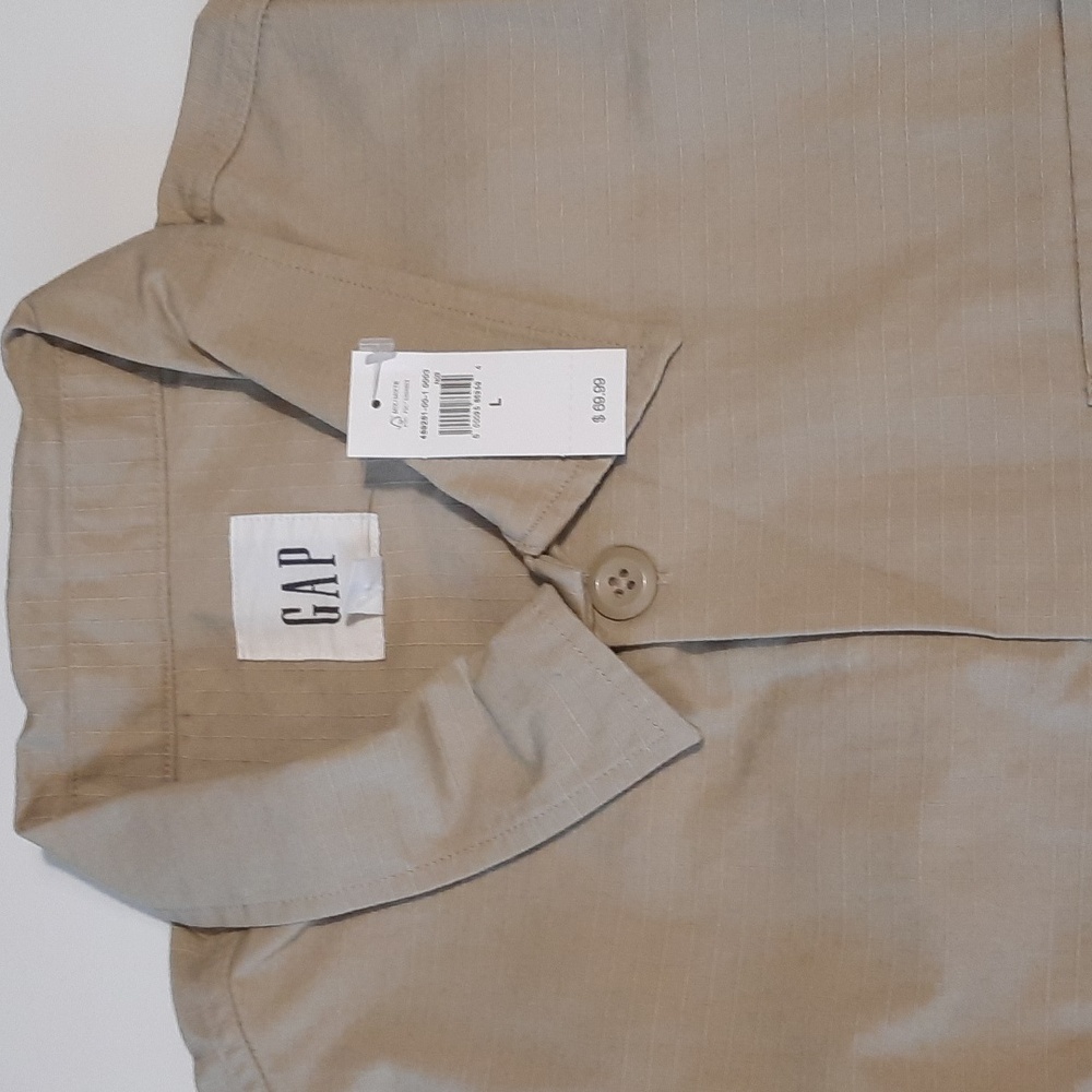 GAP SHACKET NWT LARGE SPRING !